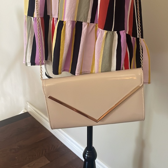 NWOT BLUSH CLUTCH OR STRAPPED PURSE - Picture 8 of 8